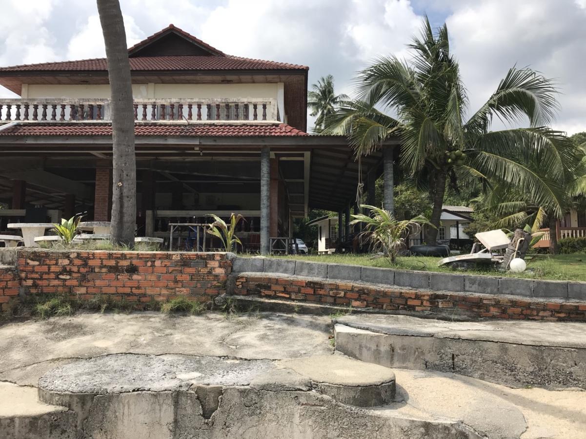 Paradise Hotel